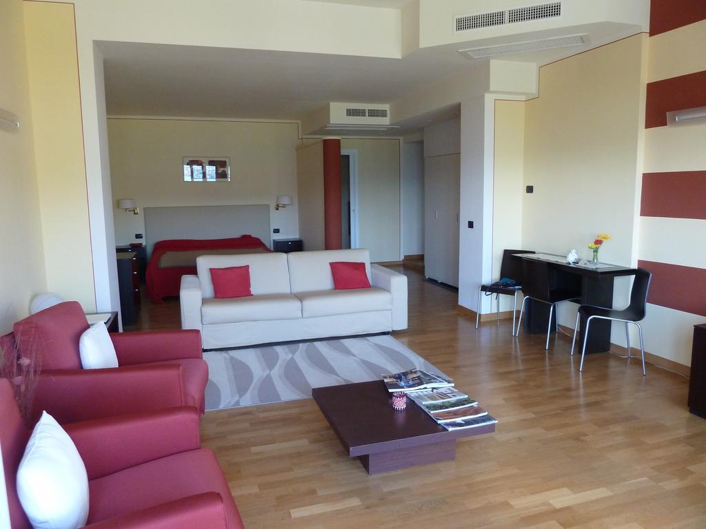 Hotel Residence La Luna Nel Porto Stresa Dış mekan fotoğraf